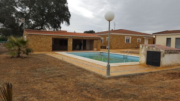 Foto 1 de Xalet en venda a Las Vaguadas - Urb. del Sur de 4 habitacions amb piscina i garatge