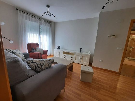 Foto 2 de Alquiler de piso en Pardaleras de 2 habitaciones con muebles y aire acondicionado