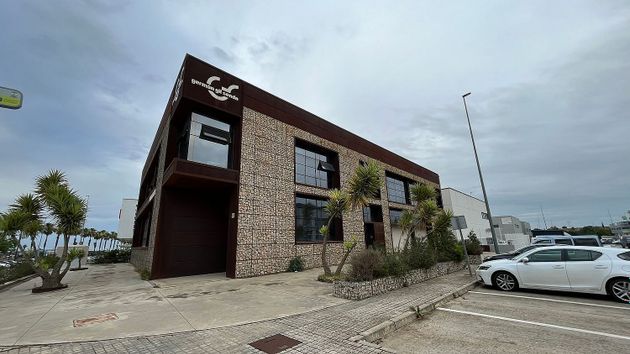 Foto 1 de Edifici en venda a avenida Espartinas de 2079 m²