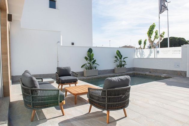 Foto 2 de Casa adossada en venda a Los Peñascos-El Salero-Los Imbernones de 3 habitacions amb terrassa i piscina