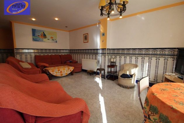 Foto 2 de Casa en venda a Cortes de Pallás de 4 habitacions amb terrassa i aire acondicionat
