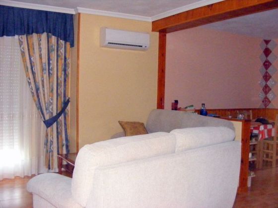 Foto 2 de Casa en venta en Benaoján de 4 habitaciones con terraza y aire acondicionado