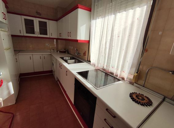 Foto 2 de Piso en venta en Serrato de 3 habitaciones con terraza