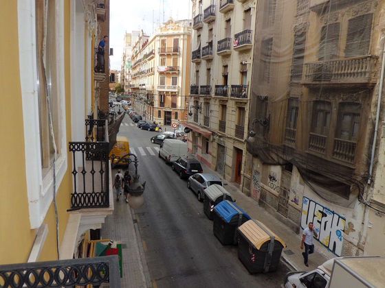Foto 2 de Piso en venta en La Roqueta de 3 habitaciones con balcón y aire acondicionado