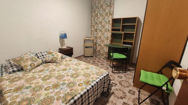 Foto 1 de Pis en lloguer a La Malva-rosa de 3 habitacions amb mobles i balcó