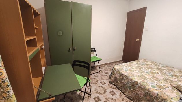 Foto 2 de Piso en alquiler en La Malva-rosa de 3 habitaciones con muebles y balcón