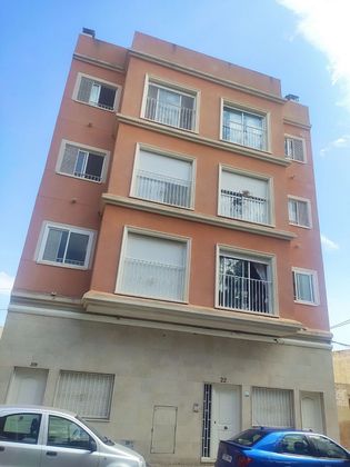 Foto 1 de Venta de piso en calle De la Pau de 2 habitaciones con aire acondicionado y calefacción