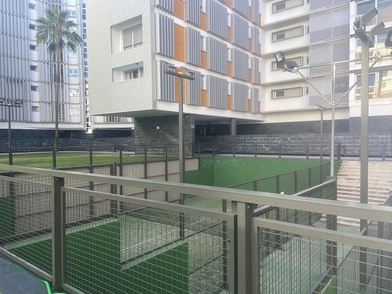 Foto 2 de Pis en venda a calle Ramón Carande de 5 habitacions amb terrassa i piscina