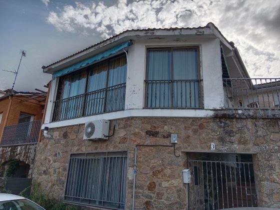 Foto 2 de Casa adossada en venda a calle De Garganta la Olla de 5 habitacions amb terrassa i aire acondicionat