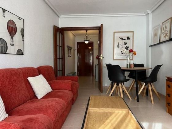 Foto 2 de Pis en lloguer a Santa María de Gracia de 3 habitacions amb terrassa i mobles