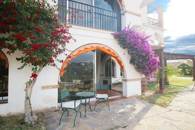 Foto 2 de Pis en venda a calle Olmos de 2 habitacions amb piscina i jardí