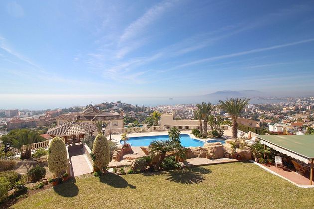 Foto 1 de Xalet en venda a El Candado - El Palo de 6 habitacions amb terrassa i piscina