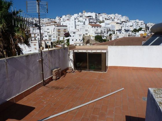 Foto 1 de Piso en venta en Salobreña de 4 habitaciones con terraza y garaje