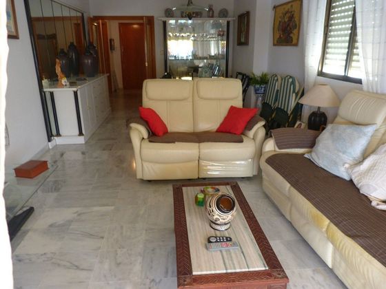 Foto 2 de Piso en venta en Salobreña de 3 habitaciones con terraza y piscina