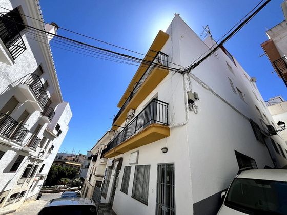 Foto 2 de Piso en venta en Salobreña de 3 habitaciones con balcón