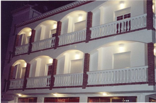 Foto 1 de Local en venta en Salobreña con terraza y aire acondicionado