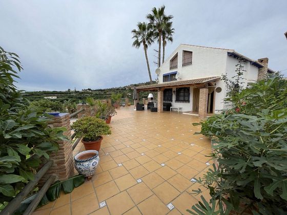 Foto 2 de Casa rural en alquiler en Salobreña de 5 habitaciones con terraza y piscina