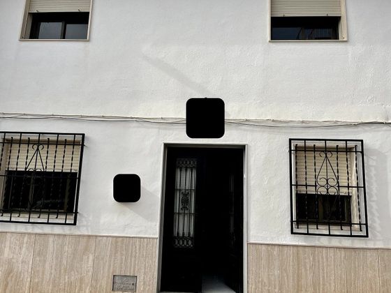 Foto 1 de Casa en venta en Vélez de Benaudalla de 6 habitaciones con terraza y jardín