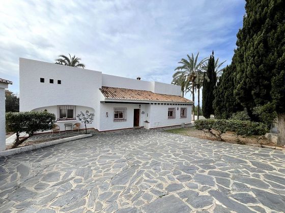 Foto 1 de Casa en venda a Salobreña de 4 habitacions amb terrassa i piscina