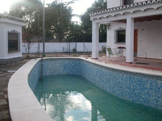 Foto 2 de Venta de chalet en Entrepinos de 7 habitaciones con terraza y piscina