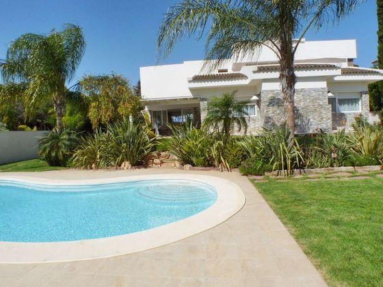Foto 1 de Xalet en venda a Casas Verdes de 3 habitacions amb terrassa i piscina