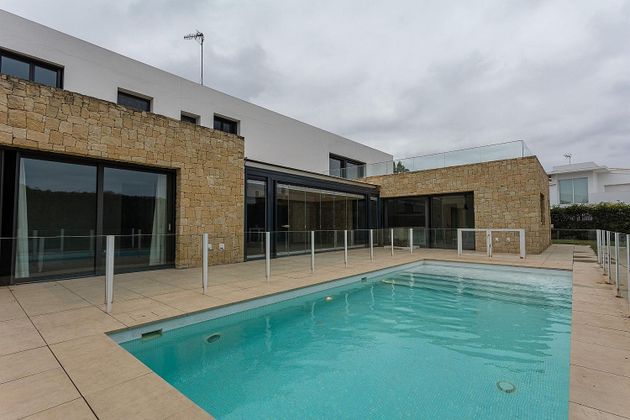 Foto 1 de Chalet en venta en Campolivar de 5 habitaciones con terraza y piscina