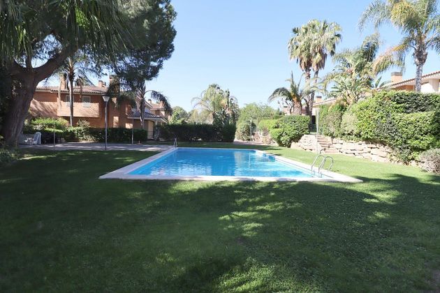 Foto 1 de Casa en venda a Campolivar de 4 habitacions amb terrassa i piscina
