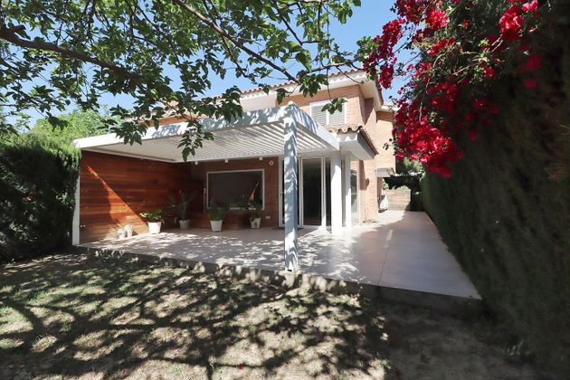 Foto 2 de Casa en venda a Campolivar de 4 habitacions amb terrassa i piscina