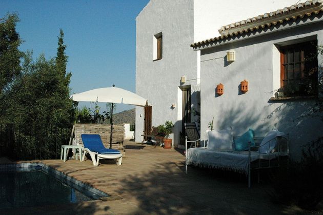 Foto 2 de Venta de casa en Colmenar de 6 habitaciones con terraza y piscina