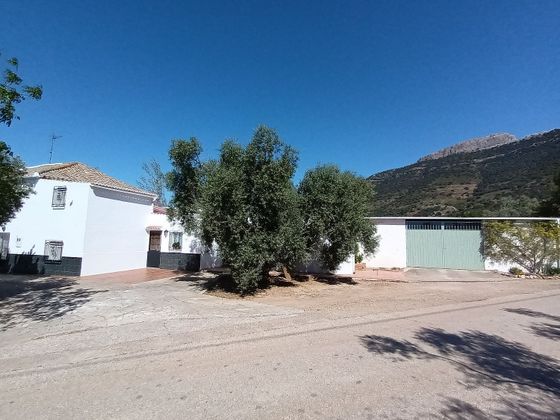 Foto 1 de Casa rural en venda a Villanueva del Trabuco de 8 habitacions amb terrassa i jardí