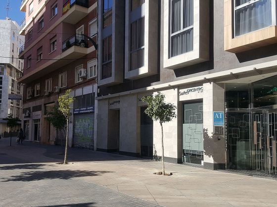 Foto 2 de Alquiler de local en calle Duquesa de Parcent de 377 m²