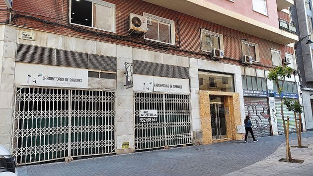Foto 1 de Alquiler de local en calle Duquesa de Parcent de 377 m²