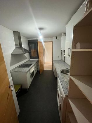 Foto 2 de Venta de piso en Camas de 4 habitaciones con piscina y garaje