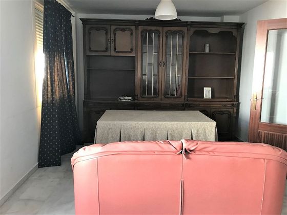 Foto 2 de Dúplex en lloguer a Pilas de 3 habitacions amb garatge i mobles