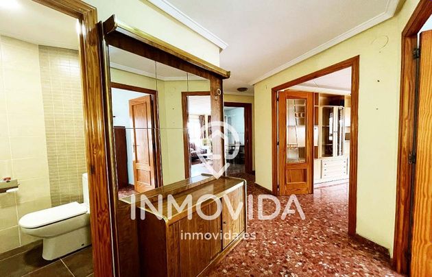 Foto 1 de Piso en venta en avenida Del País Valencià de 4 habitaciones con balcón y aire acondicionado