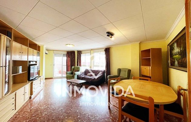 Foto 2 de Piso en venta en avenida Del País Valencià de 4 habitaciones con balcón y aire acondicionado