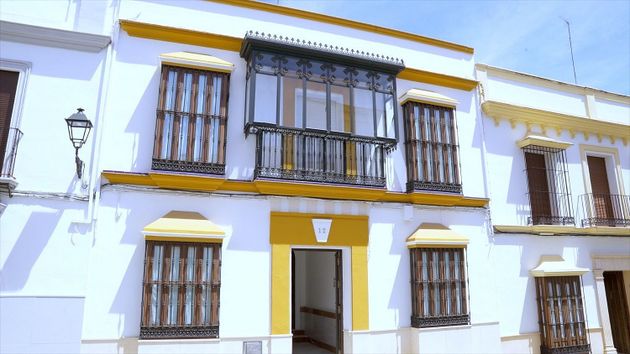 Foto 1 de Casa adossada en venda a calle Mesones de 5 habitacions amb terrassa i aire acondicionat