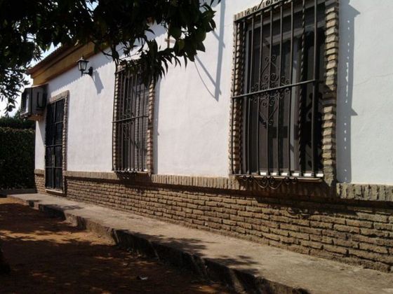 Foto 2 de Venta de chalet en urbanización San Blas de 4 habitaciones con terraza y piscina
