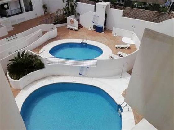 Foto 1 de Alquiler de piso en Torrequebrada de 1 habitación con terraza y piscina
