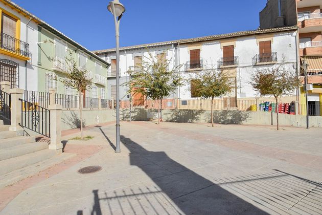 Foto 2 de Casa adossada en venda a paseo Santa Ana de 6 habitacions amb jardí i balcó