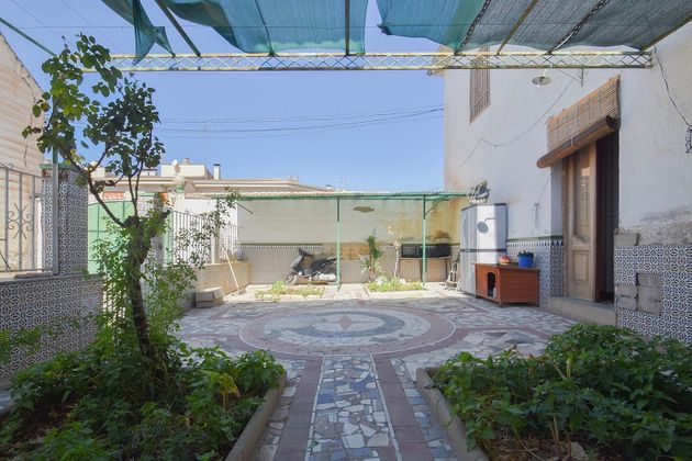 Foto 1 de Venta de casa en Atarfe de 8 habitaciones con terraza y jardín