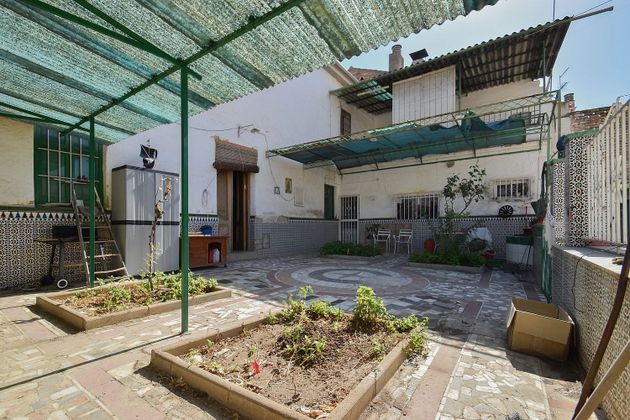 Foto 2 de Casa en venda a Atarfe de 8 habitacions amb terrassa i jardí