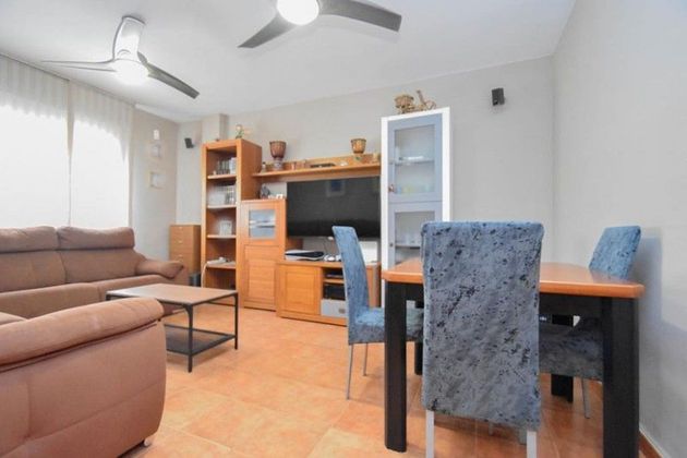 Foto 1 de Casa en venta en calle Juan Manuel Serrat de 4 habitaciones con terraza y garaje