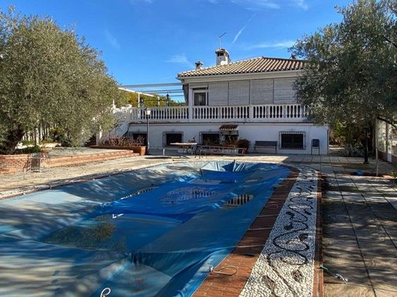 Foto 1 de Xalet en venda a Atarfe de 6 habitacions amb terrassa i piscina