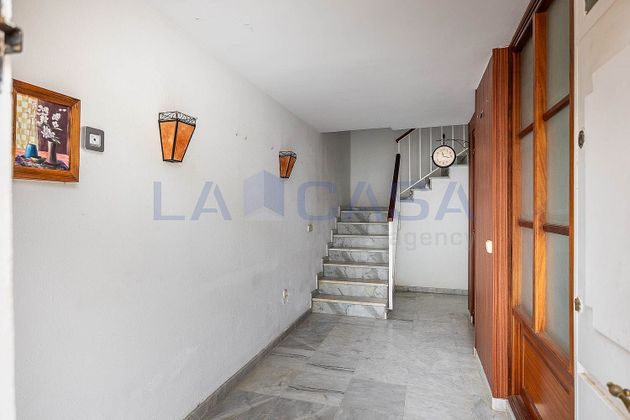 Foto 2 de Casa en venda a Centro - Tomares de 5 habitacions amb terrassa i garatge