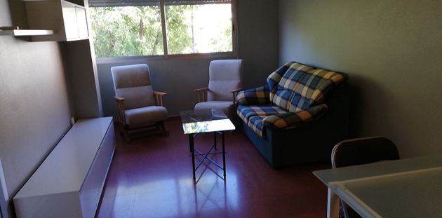Foto 2 de Piso en venta en Zarandona de 2 habitaciones con terraza y garaje