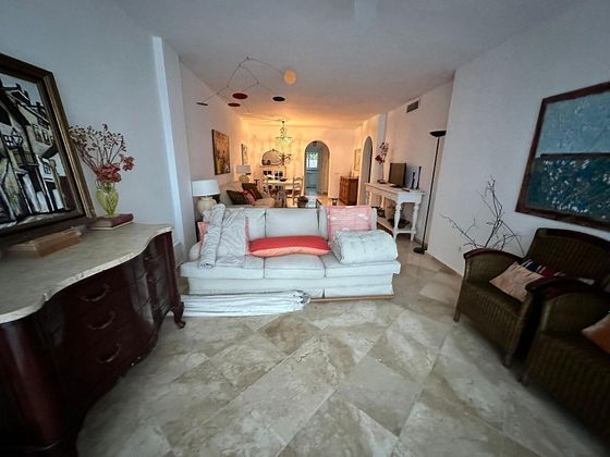 Foto 1 de Alquiler de piso en Guadalmina de 2 habitaciones con terraza y piscina