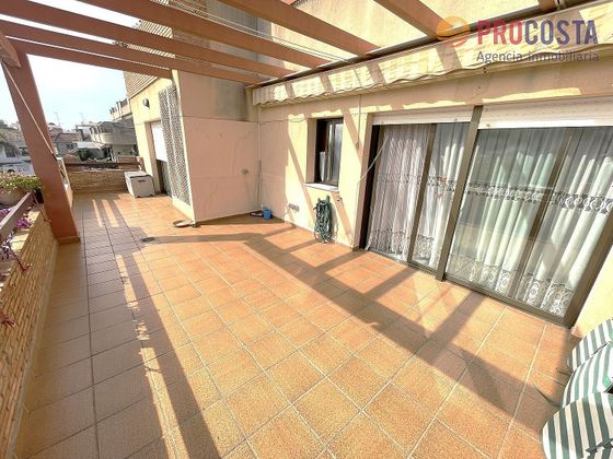 Foto 2 de Pis en venda a calle Pintor Manuel Rivera de 3 habitacions amb terrassa i garatge