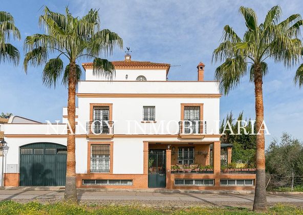 Foto 1 de Xalet en venda a Villanueva del Ariscal de 4 habitacions amb terrassa i jardí