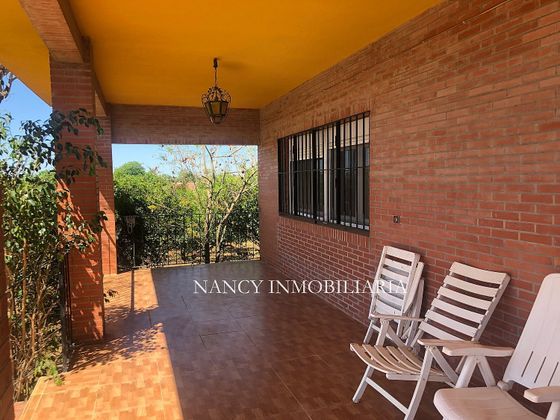 Foto 2 de Chalet en venta en calle El Pinar de 4 habitaciones con piscina y jardín